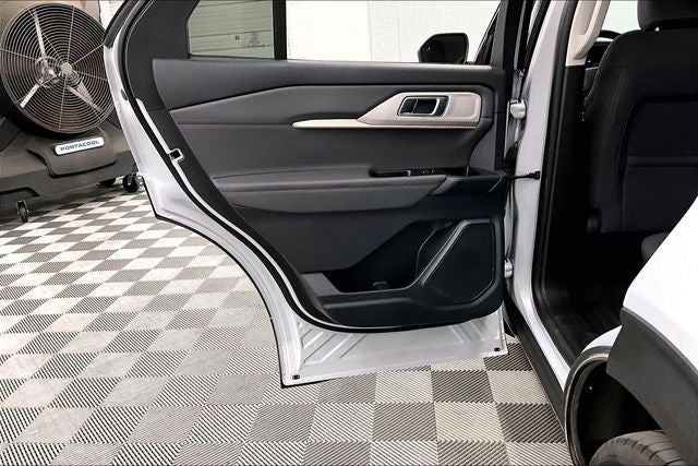 2025 Ford Explorer Active 4x4-Adaptive Cruise-Blind Spot Detection