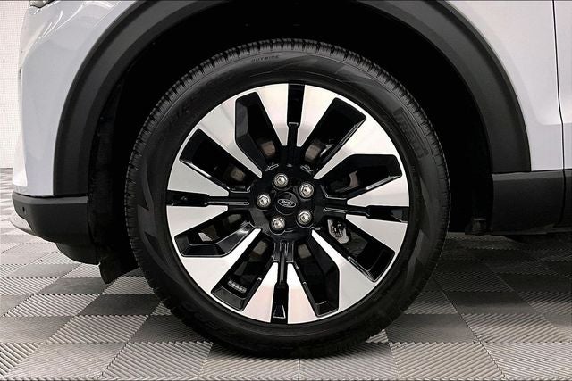 2025 Ford Explorer Platinum 4x4 - Pano Roof - Htd/Cooled Leather - 21'' Wheels