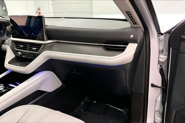 2025 Ford Explorer Platinum 4x4 - Pano Roof - Htd/Cooled Leather - 21'' Wheels