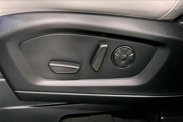 2025 Ford Explorer Platinum 4x4 - Pano Roof - Htd/Cooled Leather - 21'' Wheels