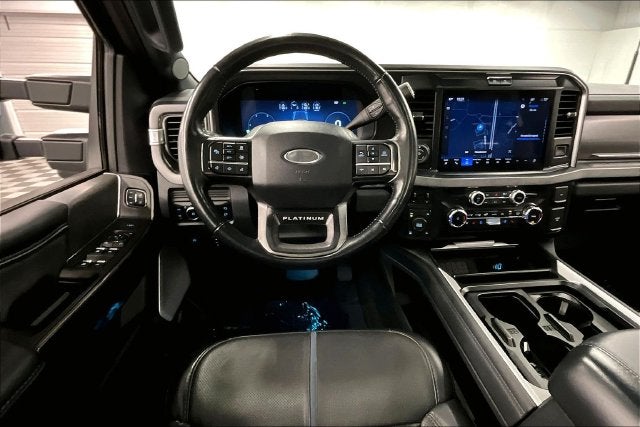 2025 Ford F-250SD Platinum 4X4-Diesel-Heated/Cooled Seats