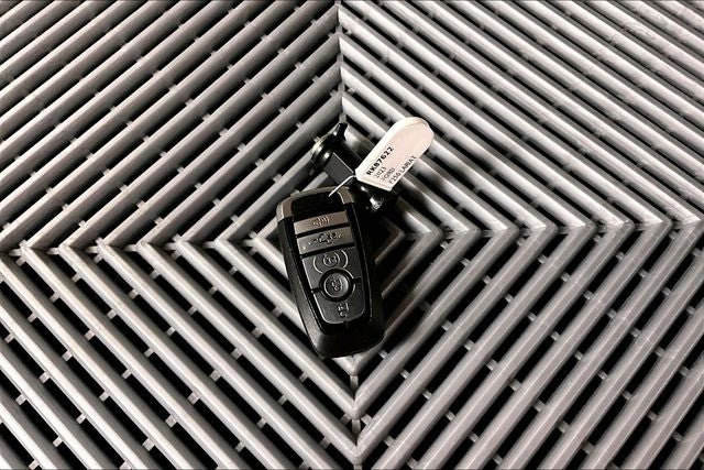 2023 Ford F-250SD Lariat 4x4 - Diesel - Ultimate Pkg - Pano Roof - Htd/Cool