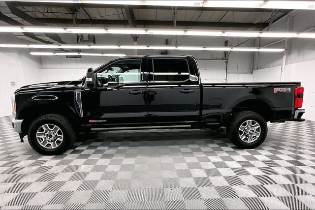 2023 Ford F-250SD Lariat 4x4 - Diesel - Ultimate Pkg - Pano Roof - Htd/Cool