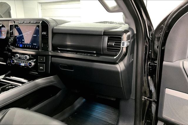 2023 Ford F-250SD Lariat 4x4 - Diesel - Ultimate Pkg - Pano Roof - Htd/Cool