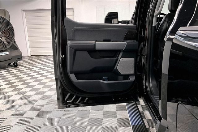 2023 Ford F-250SD Lariat 4x4 - Diesel - Ultimate Pkg - Pano Roof - Htd/Cool