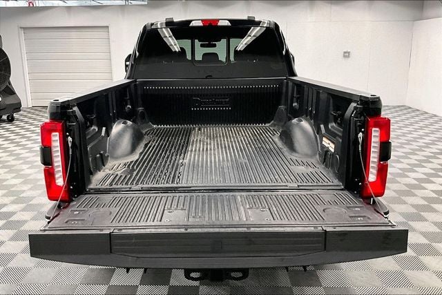 2023 Ford F-250SD Lariat 4x4 - Diesel - Ultimate Pkg - Pano Roof - Htd/Cool