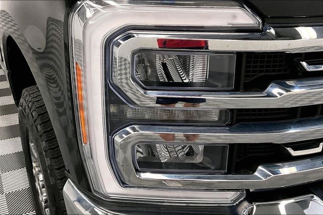 2023 Ford F-250SD Lariat 4x4 - Diesel - Ultimate Pkg - Pano Roof - Htd/Cool