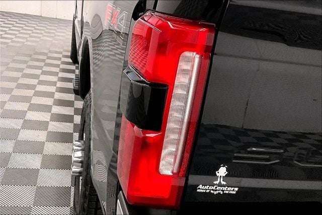 2023 Ford F-250SD Lariat 4x4 - Diesel - Ultimate Pkg - Pano Roof - Htd/Cool