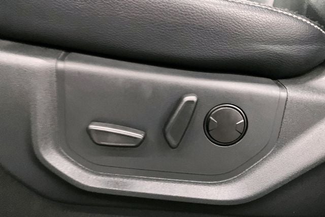 2022 Ford F-350SD Lariat 4x4-Htd/Cooled Leather-Blind Spot Detection