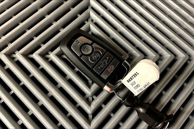 2023 Ford F-150 Lariat 4x4 - Htd/Cooled Leather - Adaptive Cruise