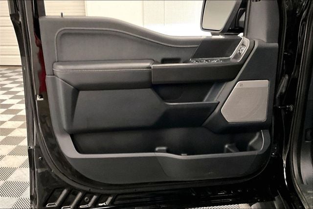 2024 Ford F-150 Lariat 4x4 - Black Appearance Pkg - Pano Roof