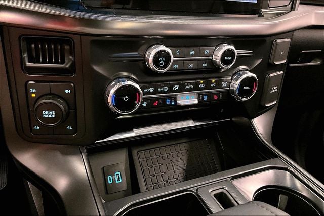 2024 Ford F-150 Lariat 4x4 - Black Appearance Pkg - Pano Roof