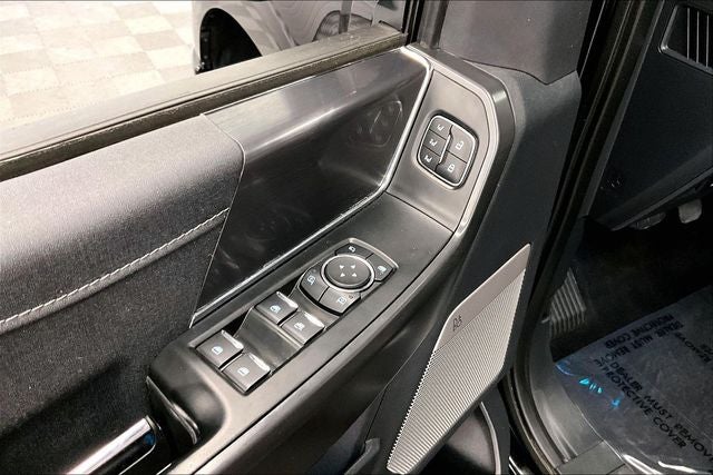 2024 Ford F-150 Lariat 4x4 - Black Appearance Pkg - Pano Roof