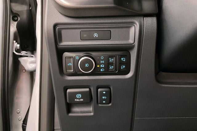 2025 Ford F-150 Platinum 4x4 - Pano Roof - Htd/Cooled Massaging Leather