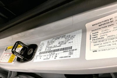 2025 Ford F-150 Platinum 4x4 - Pano Roof - Htd/Cooled Massaging Leather