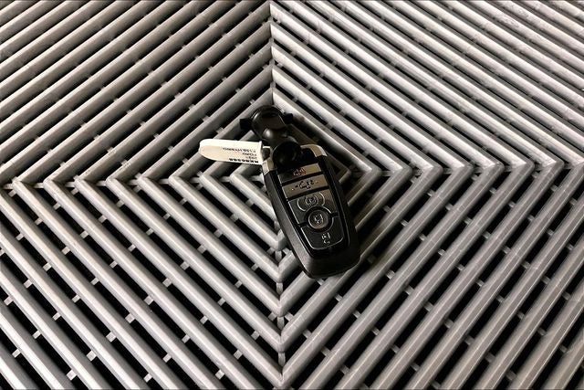 2024 Ford F-150 Platinum 4x4 - Pano Roof - Htd/Cooled Massaging Seats