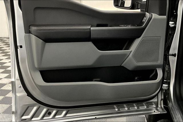 2024 Ford F-350SD XLT 4x4 - Diesel - Blind Spot Detection - Remote Start