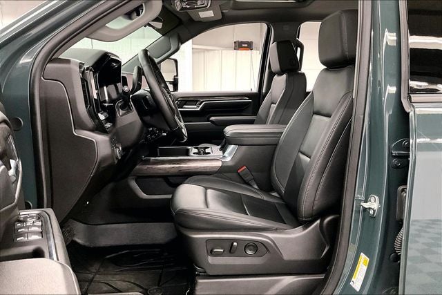 2025 Chevrolet Silverado 2500HD LTZ 4x4 - Diesel - Trailboss Pkg - Sunroof