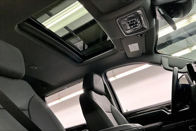 2025 Chevrolet Silverado 2500HD LTZ 4x4 - Diesel - Sunroof - Htd/Cooled Leather