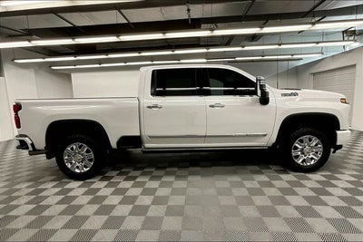 2025 Chevrolet Silverado 2500HD High Country 4x4 - Diesel - Premium Pkg - Sunroof