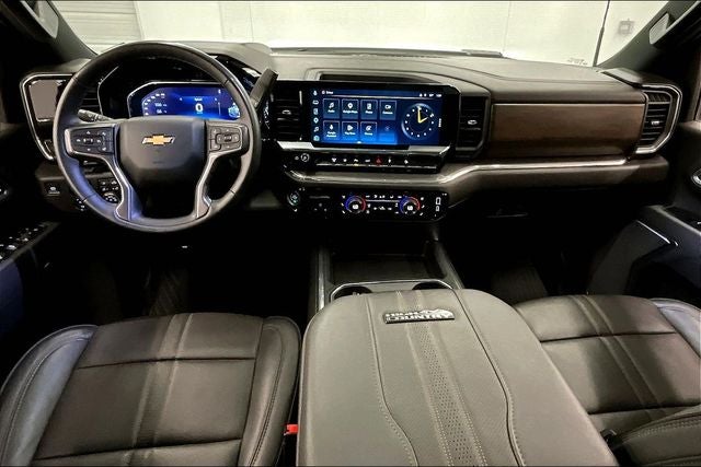 2025 Chevrolet Silverado 2500HD High Country 4x4 - Diesel - Premium Pkg - Sunroof