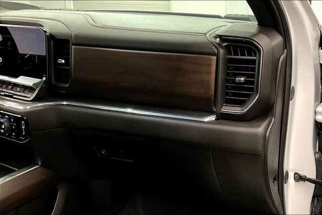 2025 Chevrolet Silverado 2500HD High Country 4x4 - Diesel - Premium Pkg - Sunroof