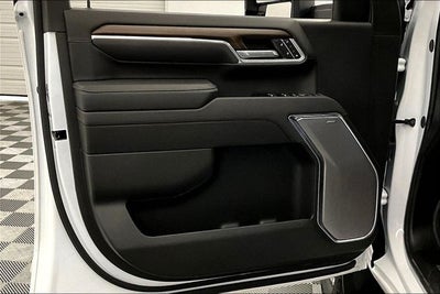 2025 Chevrolet Silverado 2500HD High Country 4x4 - Diesel - Premium Pkg - Sunroof