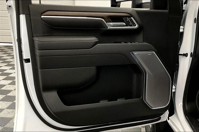 2025 Chevrolet Silverado 2500HD High Country 4x4 - Diesel - Premium Pkg - Sunroof