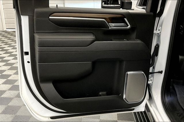 2025 Chevrolet Silverado 2500HD High Country 4x4 - Diesel - Premium Pkg - Sunroof