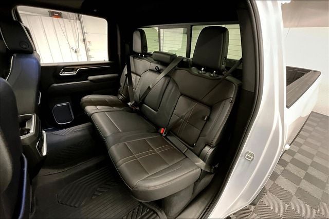 2025 Chevrolet Silverado 2500HD High Country 4x4 - Diesel - Premium Pkg - Sunroof