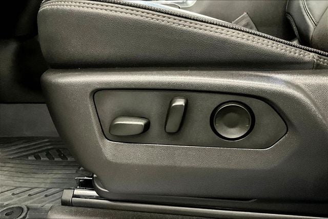 2025 Chevrolet Silverado 2500HD High Country 4x4 - Diesel - Premium Pkg - Sunroof