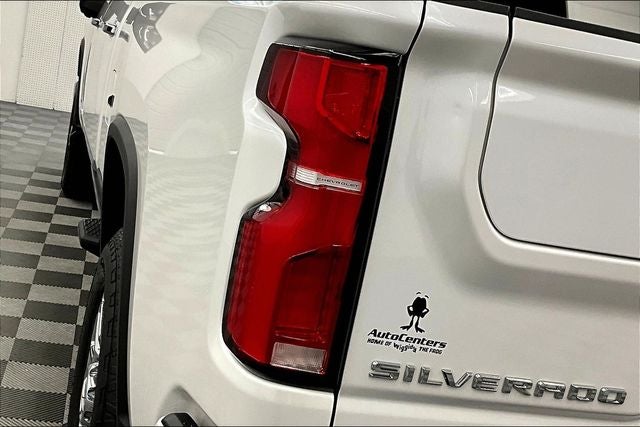 2025 Chevrolet Silverado 2500HD High Country 4x4 - Diesel - Premium Pkg - Sunroof