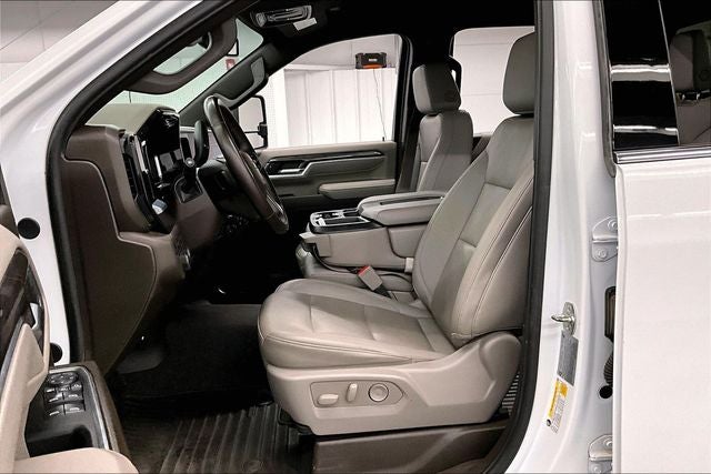 2025 Chevrolet Silverado 3500HD LTZ