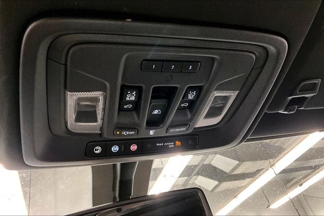 2022 Chevrolet Silverado 3500HD High Country 4x4-Diesel-Sunroof-Htd/Cooled Leather
