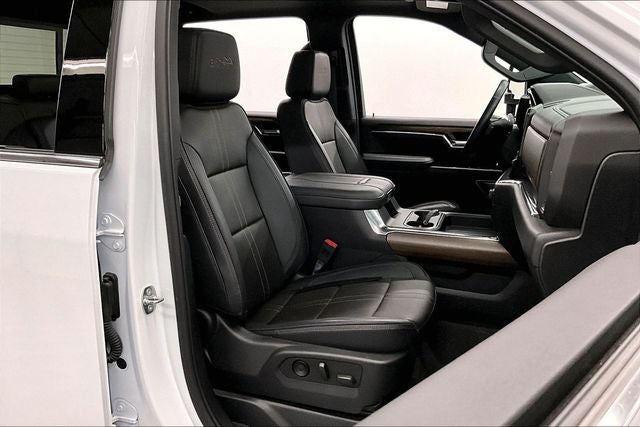 2024 Chevrolet Silverado 3500HD High Country Long Bed-Dually-4x4-Diesel-Sunroof