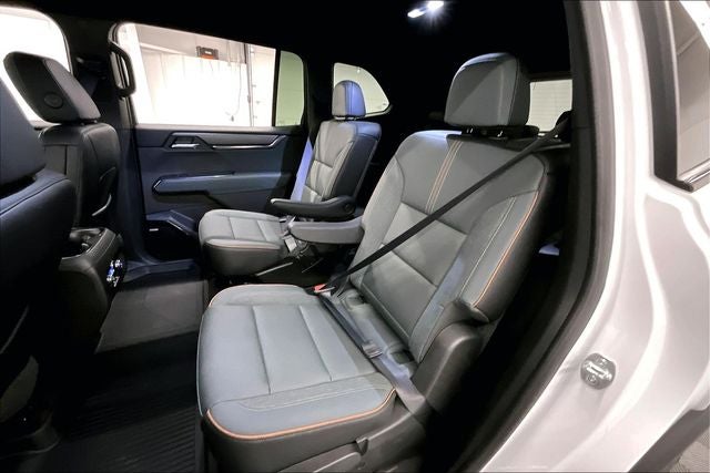 2025 GMC Acadia AT4