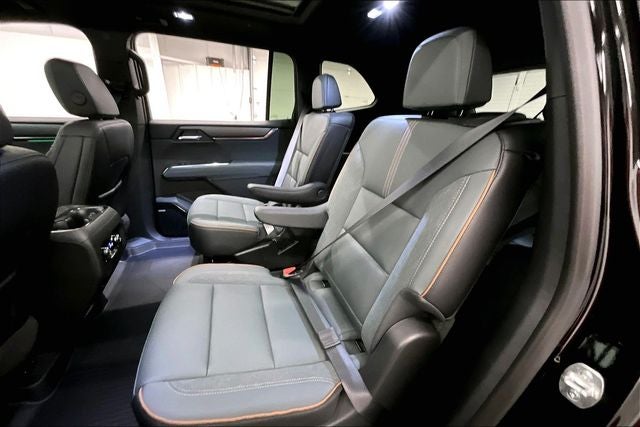 2025 GMC Acadia AT4 AWD - Pano Roof - Htd/Cooled Seats