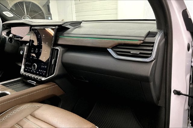 2026 GMC Acadia Denali Ultimate AWD-Panoramic Roof-Heated/Cooled Seats