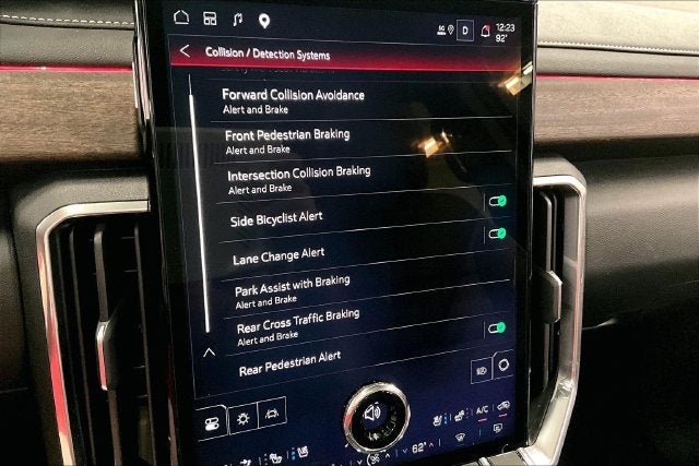 2026 GMC Acadia Denali Ultimate AWD-Panoramic Roof-Heated/Cooled Seats