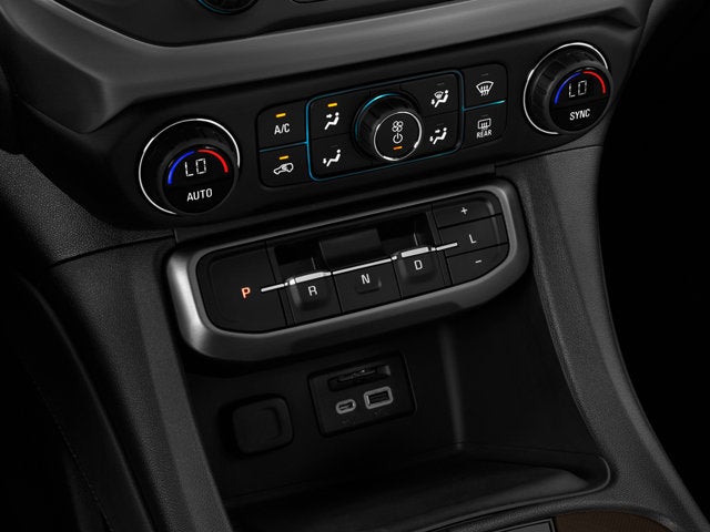 2020 GMC Acadia AT4 AWD-Sunroof-Heated Seats