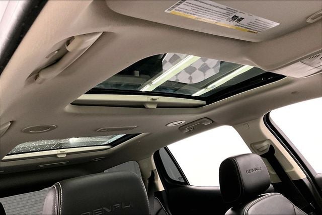 2023 GMC Acadia Denali Ultimate Pkg - Dual Moonroof - Adaptive Cruise