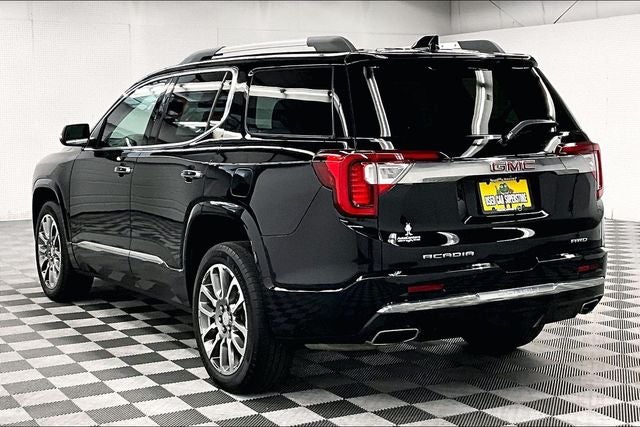 2023 GMC Acadia Denali