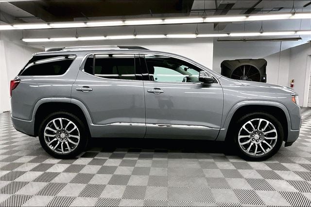2023 GMC Acadia Denali AWD - Ultimate Pkg - Dual Moonroof - 20'' Wheels
