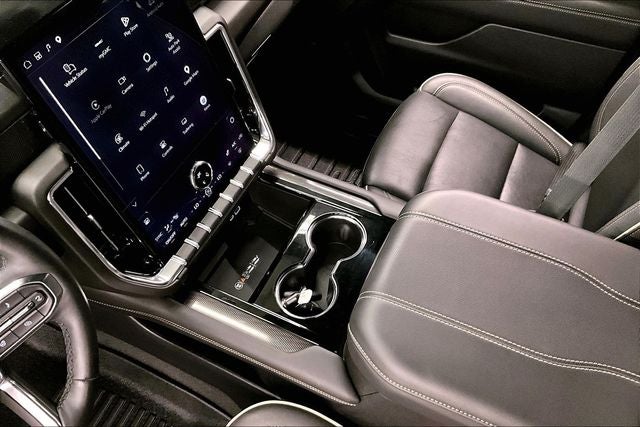 2025 GMC Yukon Elevation
