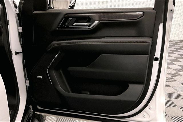 2025 GMC Yukon Elevation
