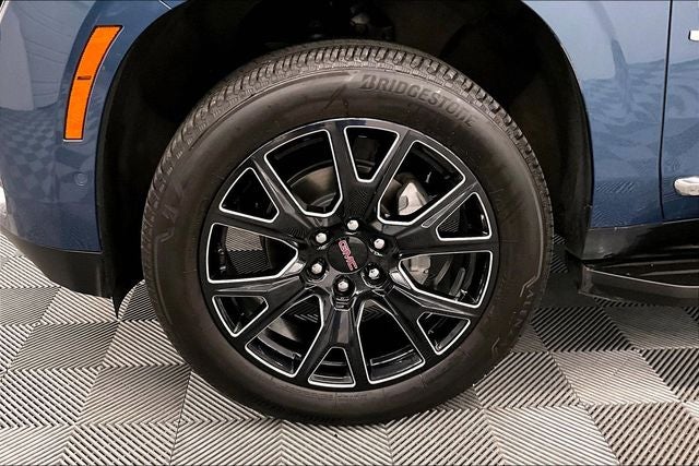 2025 GMC Yukon Elevation