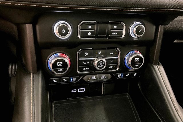 2024 GMC Yukon AT4 4X4-Panoramic Roof-Heated/Cooled Seats