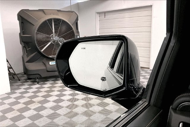 2024 GMC Yukon AT4 4x4-Pano Roof-Htd/Cooled Leather-Heads Up Display