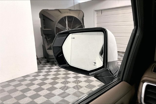 2021 GMC Yukon Denali 4X4-Panoramic Roof-Power Steps