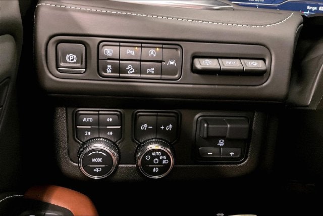 2024 GMC Yukon Denali Ultimate 4X4-Panoramic Roof-Adaptive Cruise